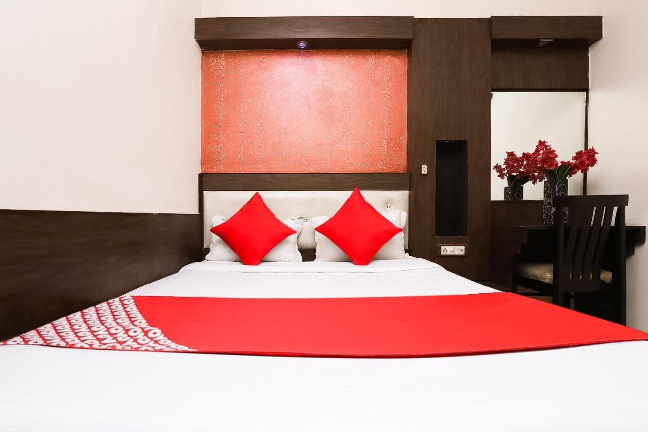 Hotel Shiv Palace Ню Делхи Екстериор снимка