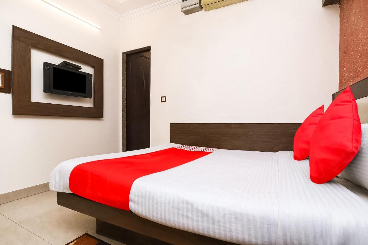 Hotel Shiv Palace Ню Делхи Екстериор снимка