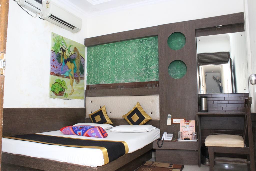 Hotel Shiv Palace Ню Делхи Екстериор снимка
