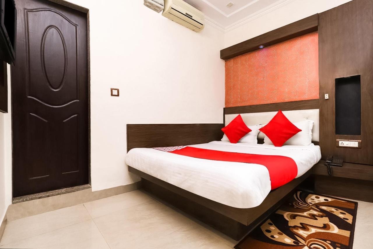 Hotel Shiv Palace Ню Делхи Екстериор снимка